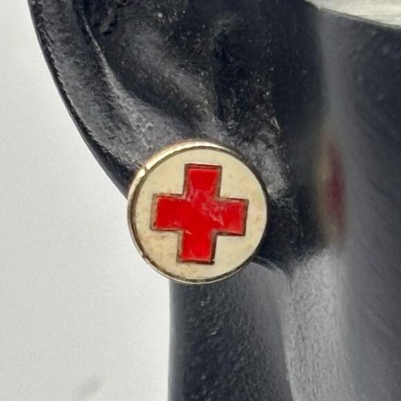 Red Cross Earrings - Picture 1 of 3